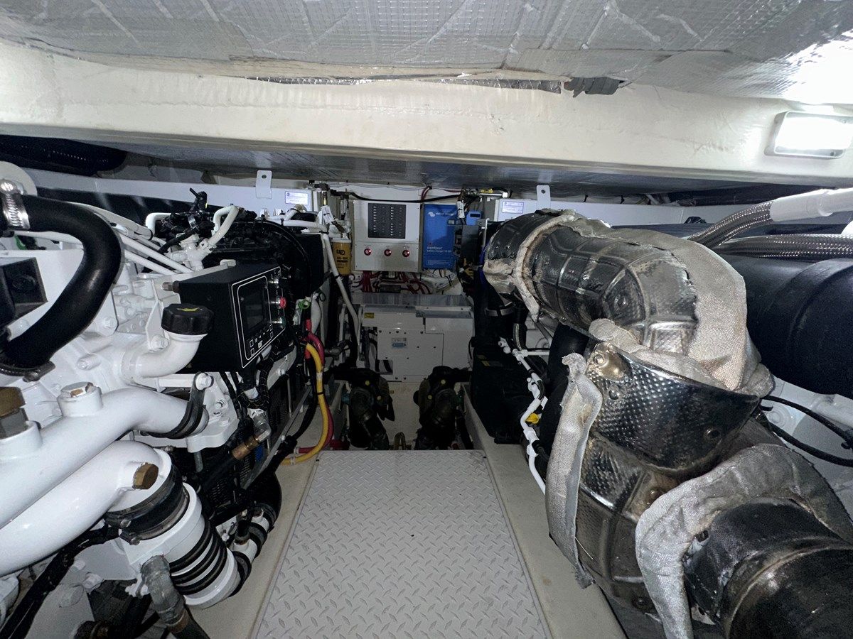 Buy a Sapphire - Tiara at Shestakov Yacht Sales