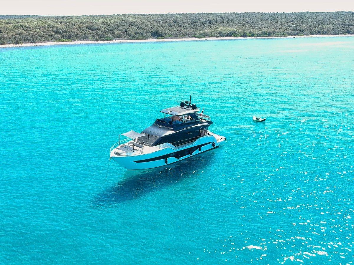 Buy a AMY - Cranchi at Shestakov Yacht Sales