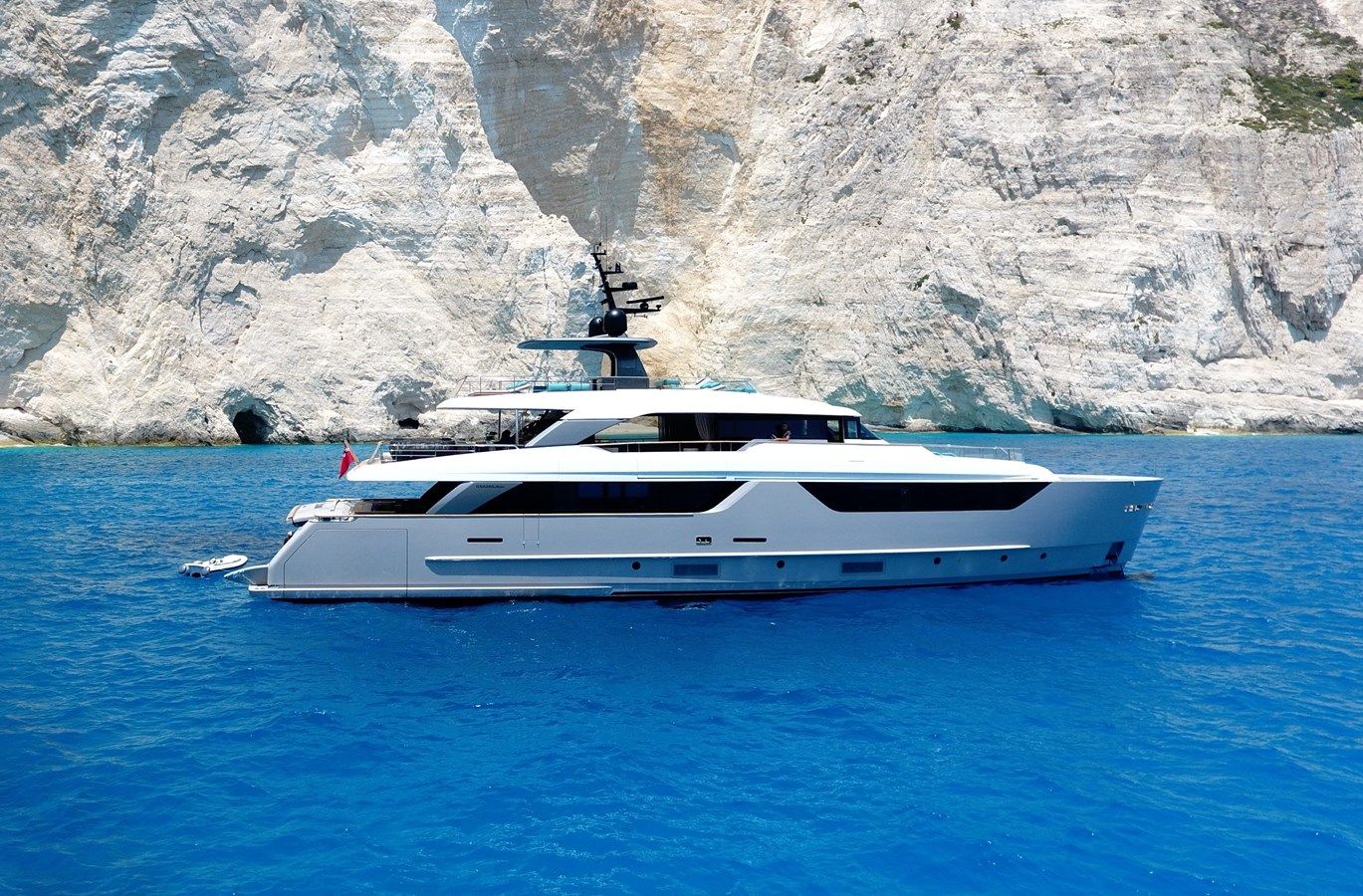 Buy a MOUCHKA 117 at Shestakov Yacht Sales