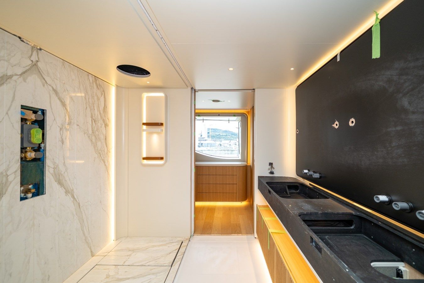 Лучшая цена на Presence Displacement