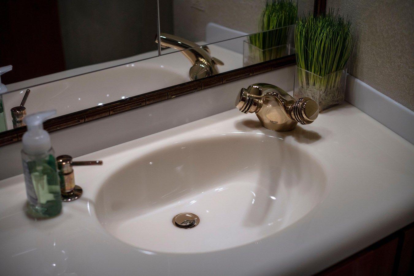 the best price on PRIME TIME 65 Enclosed Bridge