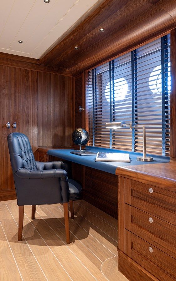 Купить яхту EMPIRE - Cantiere delle Marche в Shestakov Yacht Sales