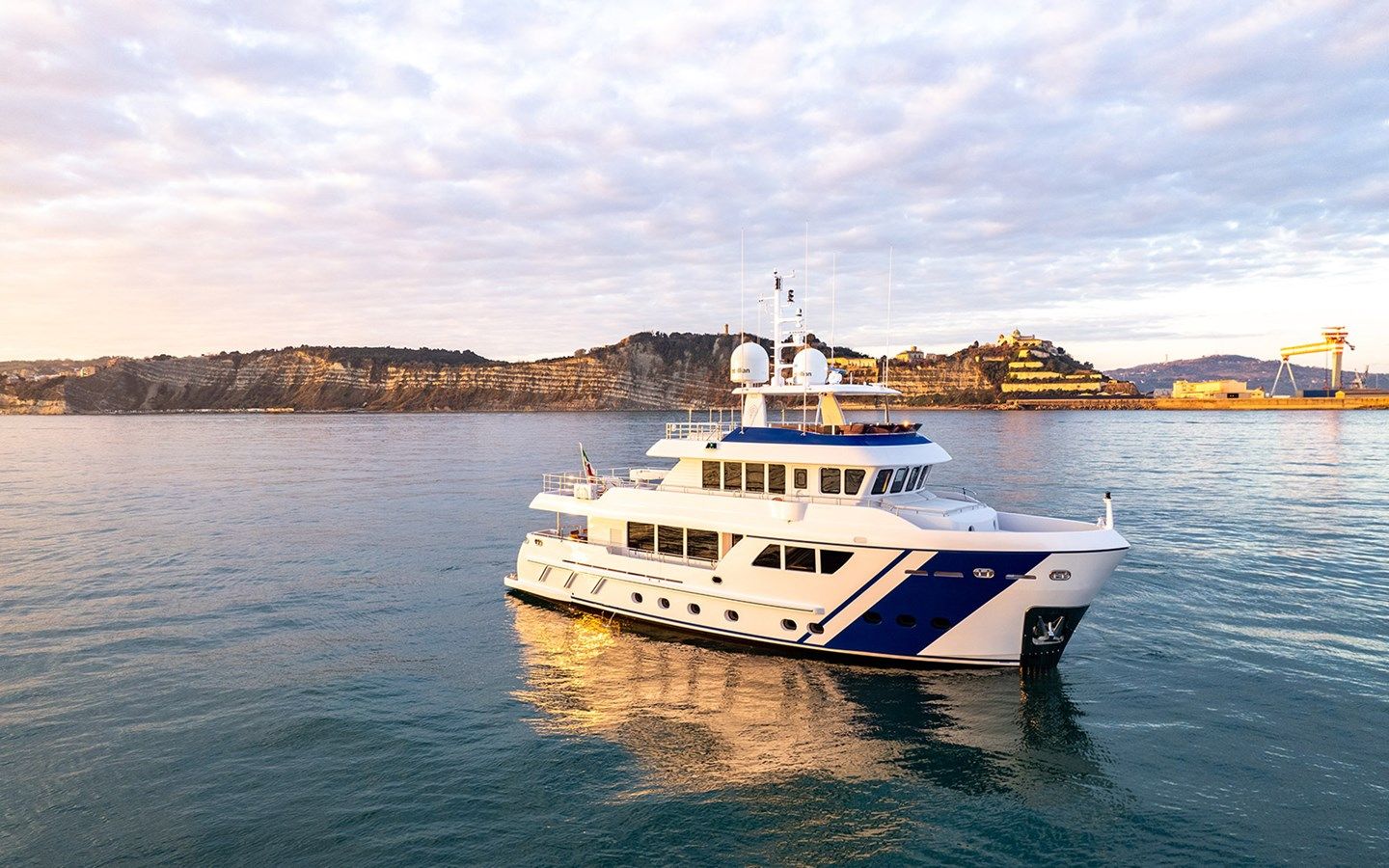 Стоимость яхты EMPIRE 2024