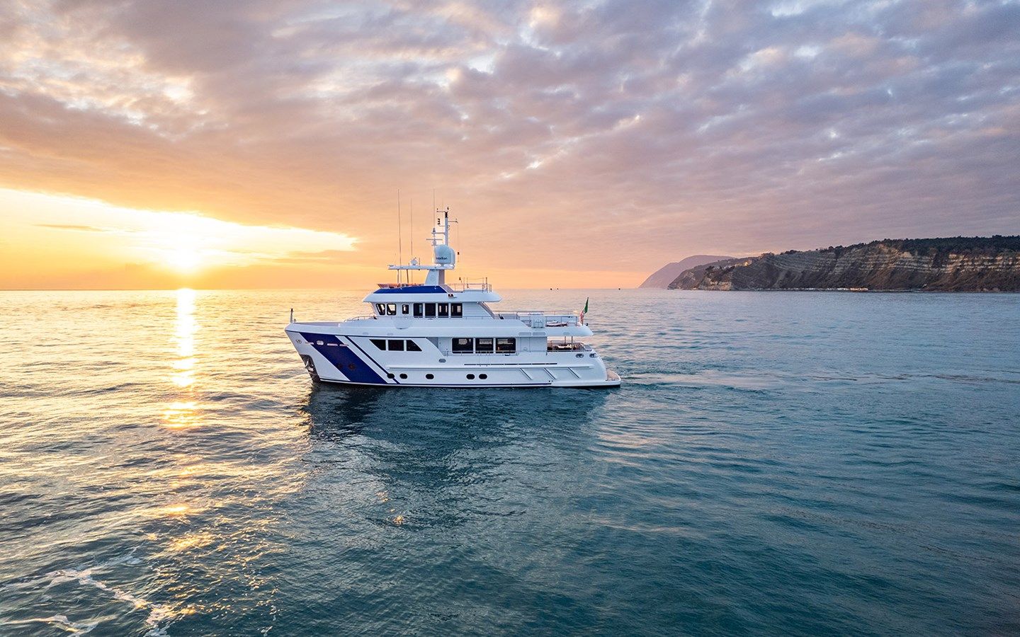 EMPIRE - Cantiere delle Marche