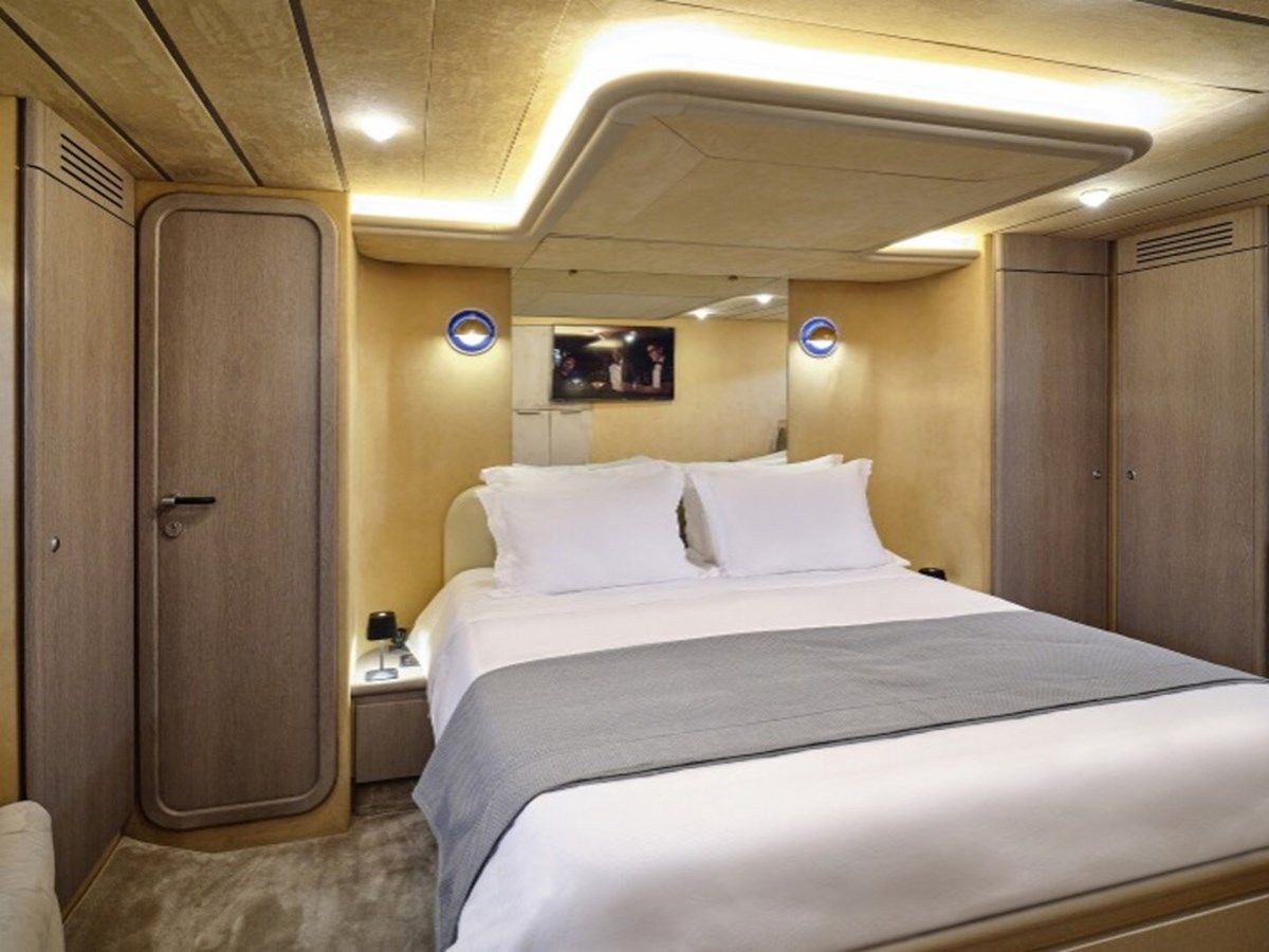 Buy a MIREN - Ferretti Yachts at Shestakov Yacht Sales