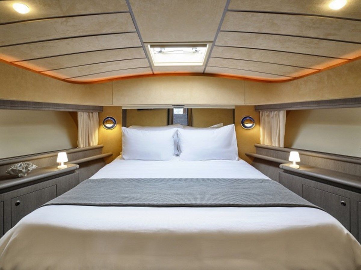 best yacht sales deals MIREN 680