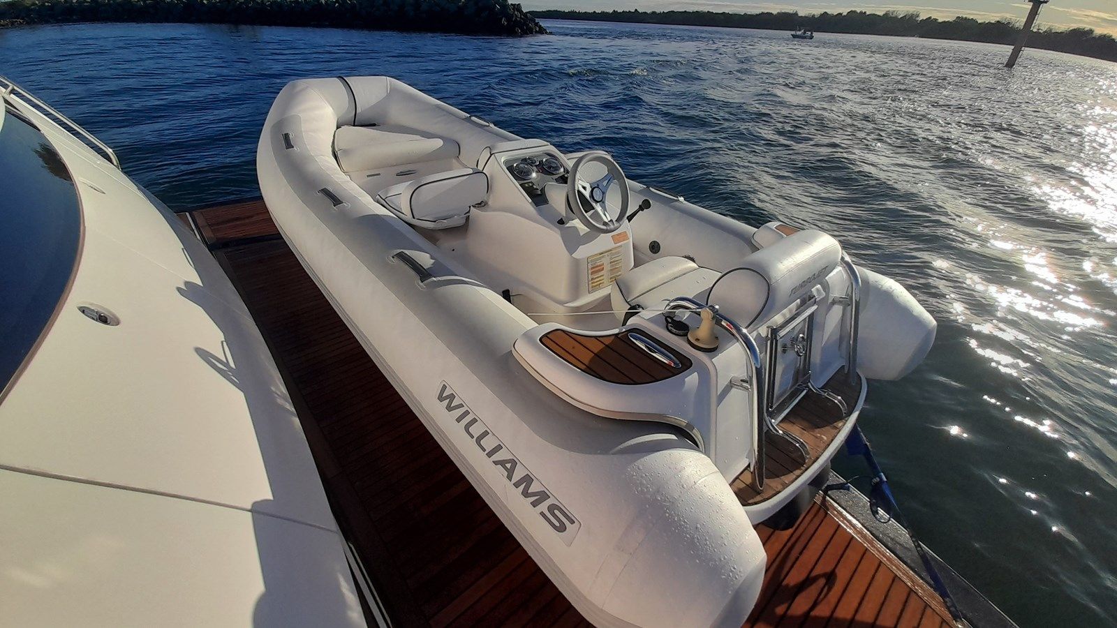 Buy a yacht GRANDE Manhattan 70