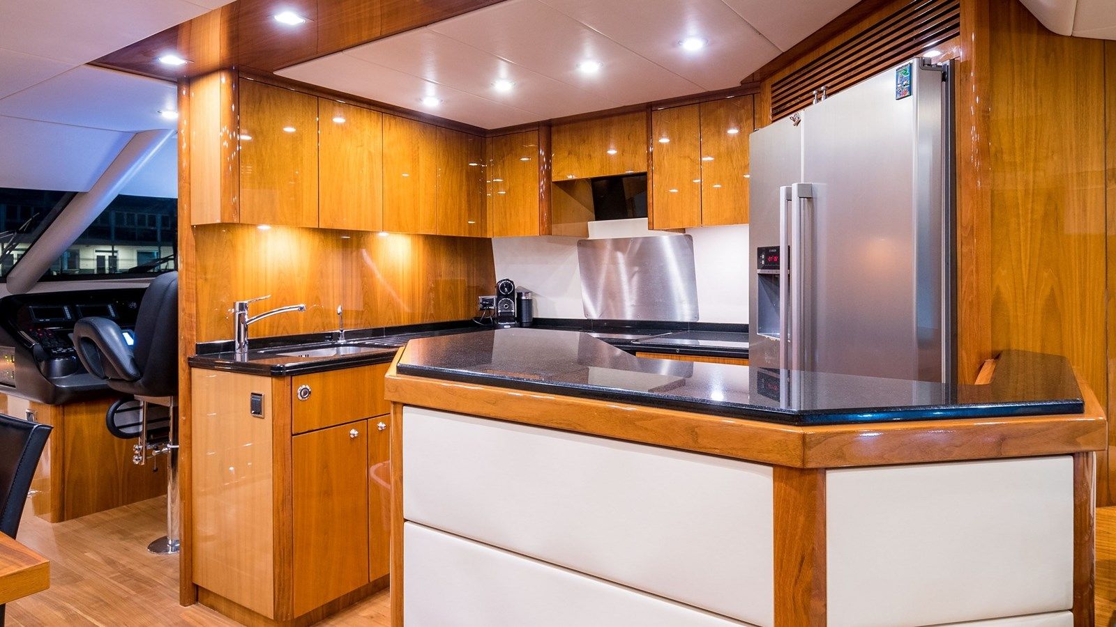 Buy a GRANDE - Sunseeker at Shestakov Yacht Sales