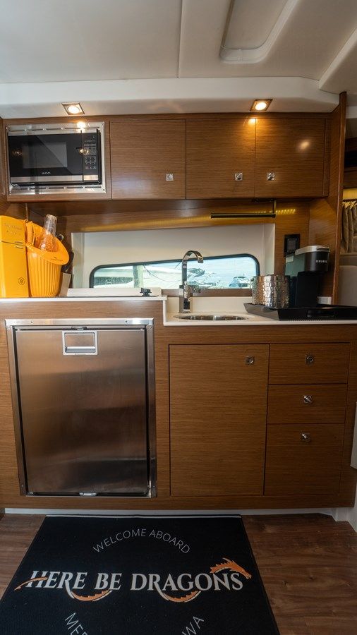 Buy a yacht Here Be Dragons - Cruisers Yachts