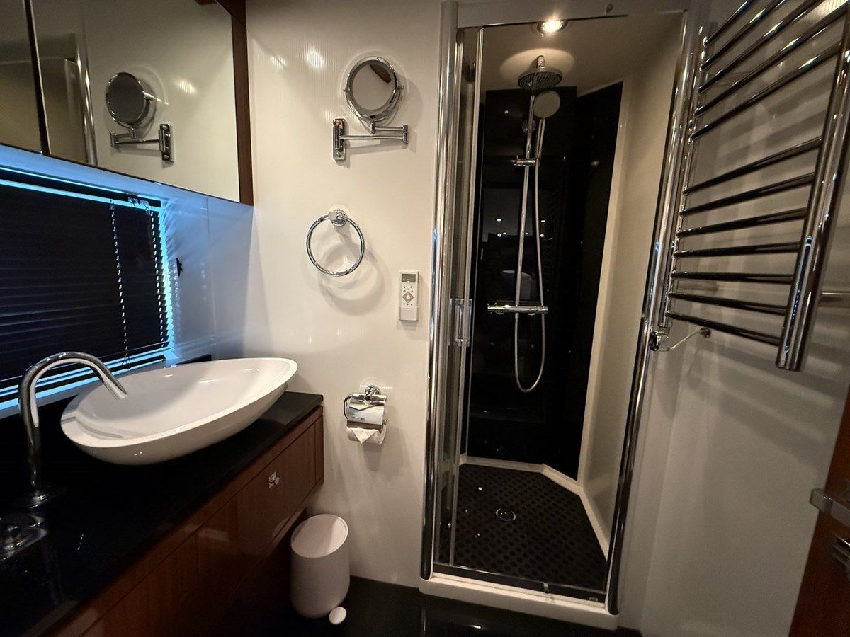 Купить MY TITAN - Sunseeker