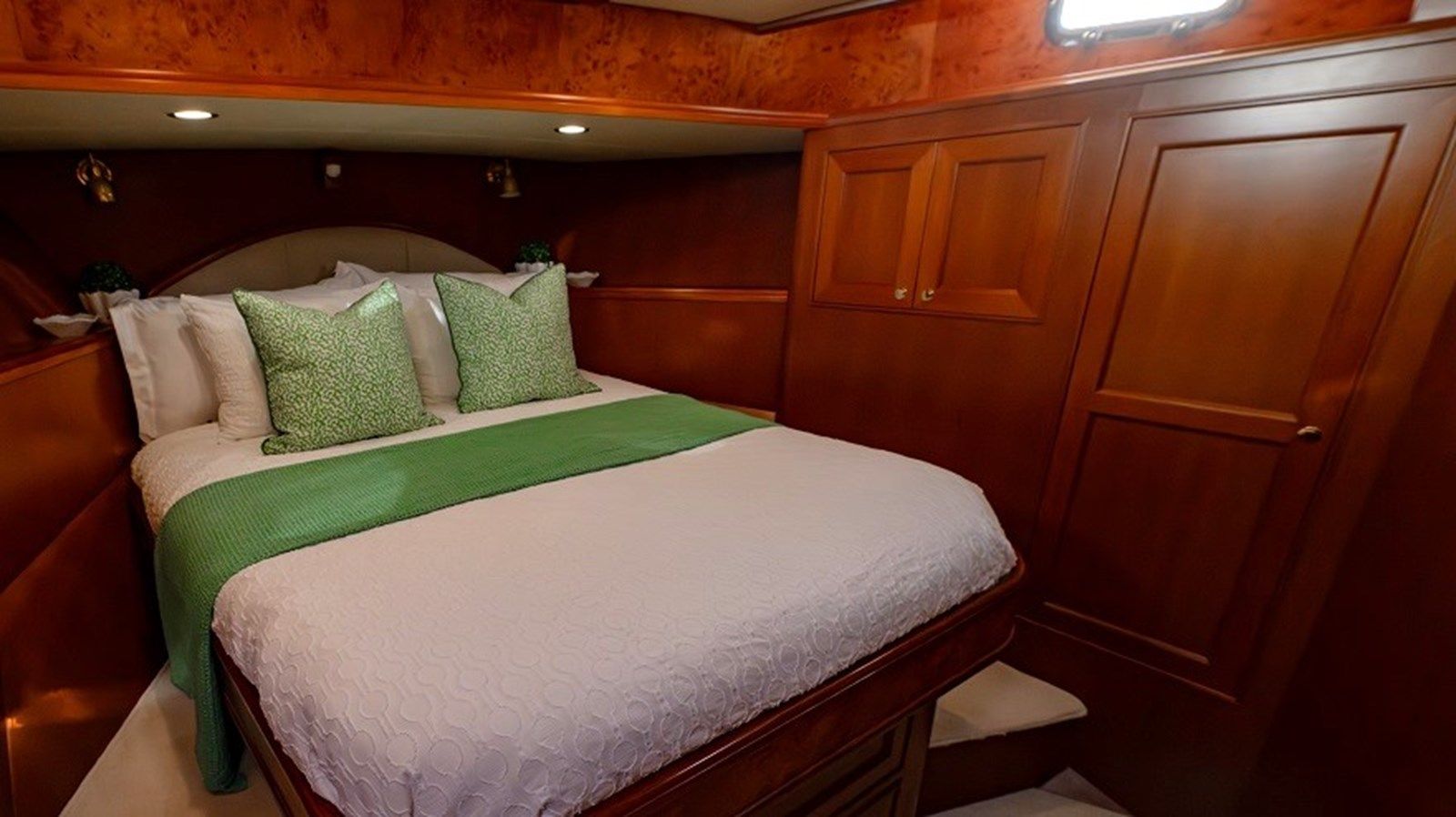 best yacht sales deals Sweet Dreams 2007