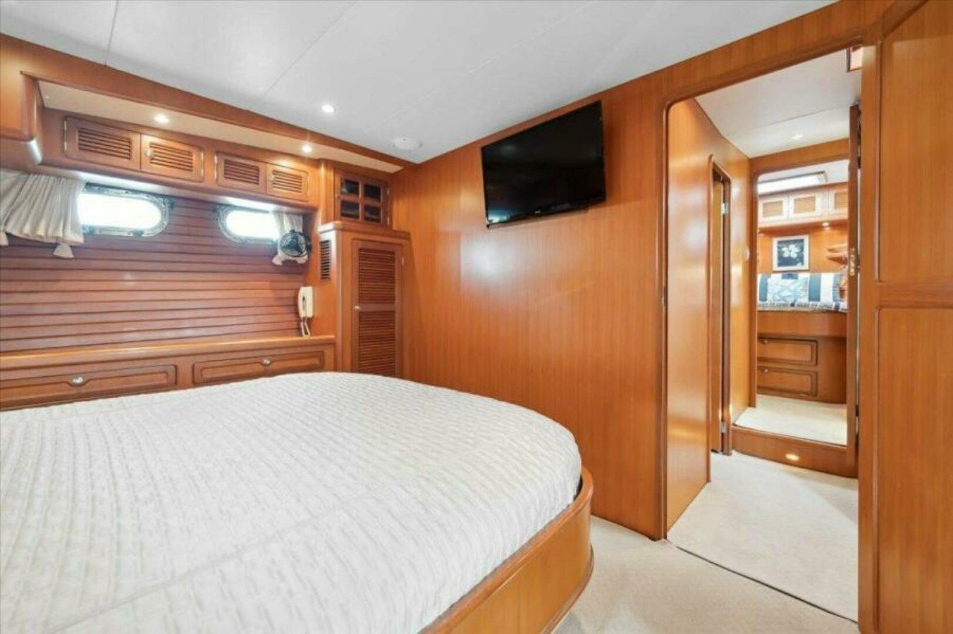 Лучшая цена на Ho Hum - SELENE YACHTS