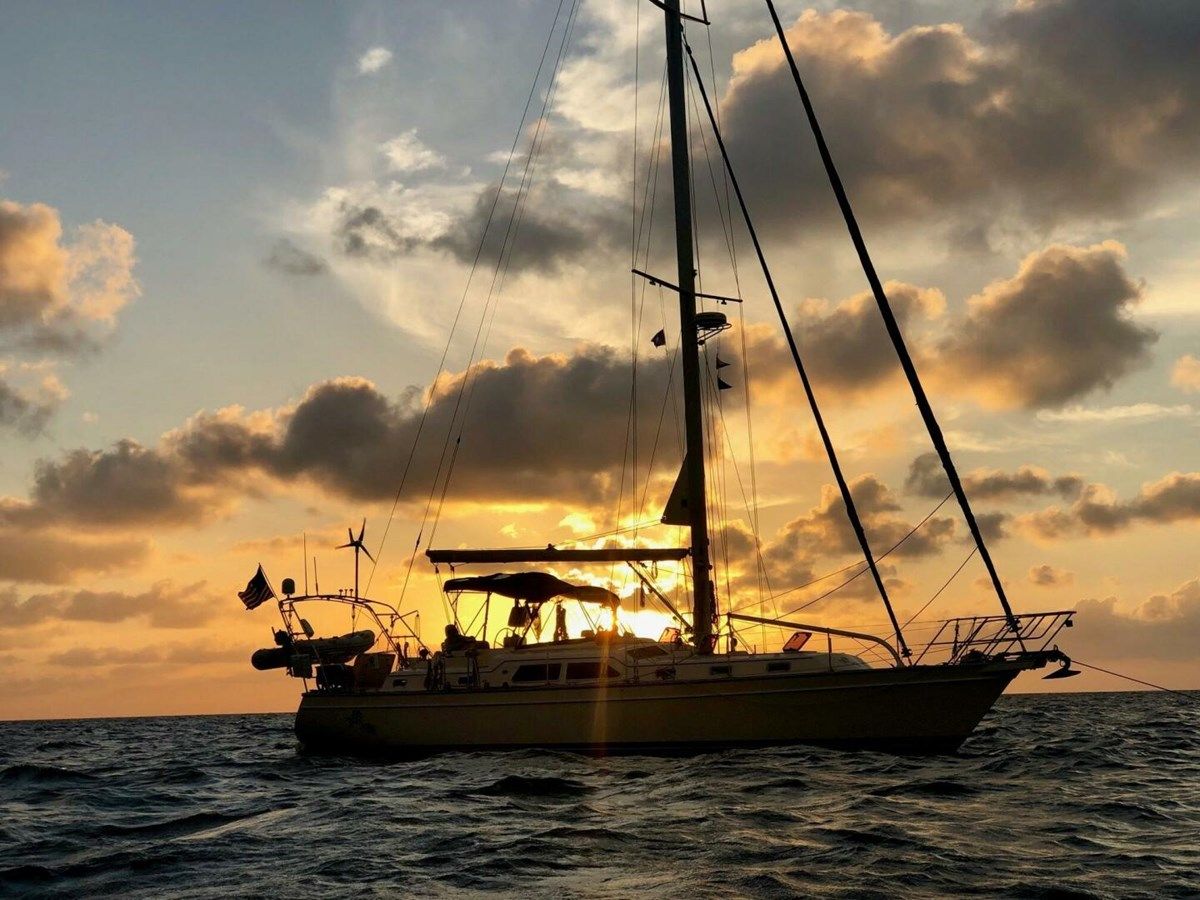 Купить яхту Chinook в Shestakov Yacht Sales