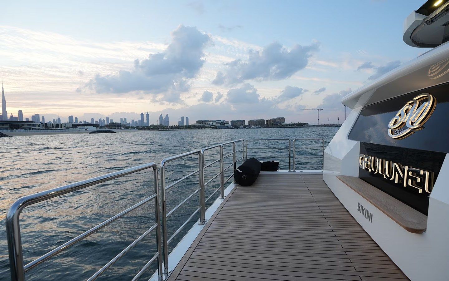 the best price on GEULUNEL Majesty 120