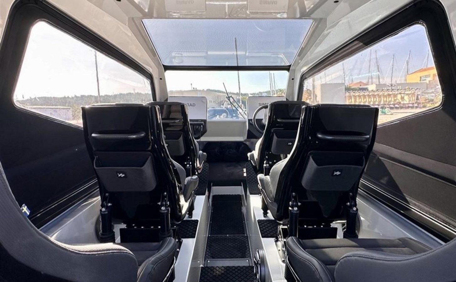 the best price on NO NAME 33