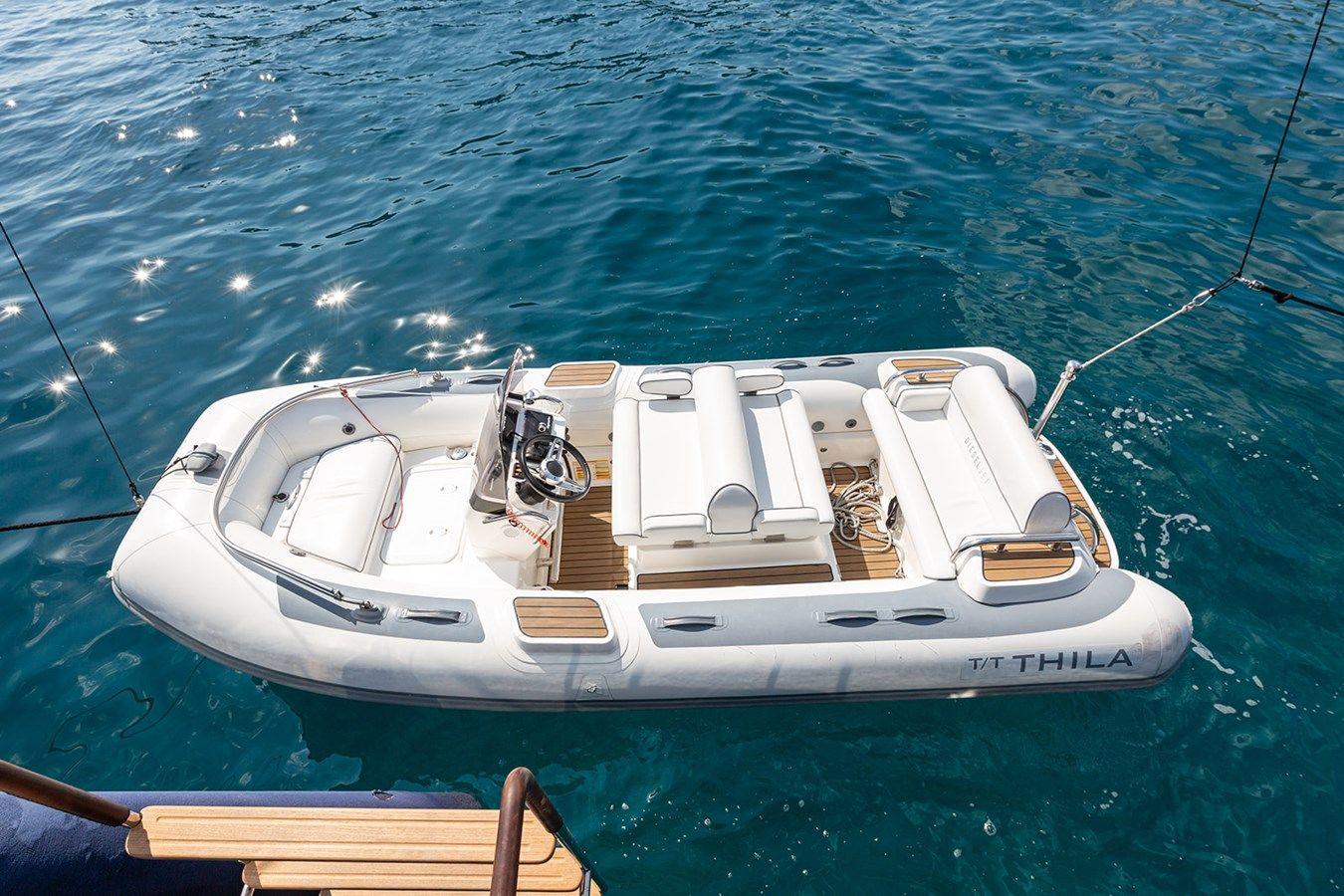 the best price on THILA 2009