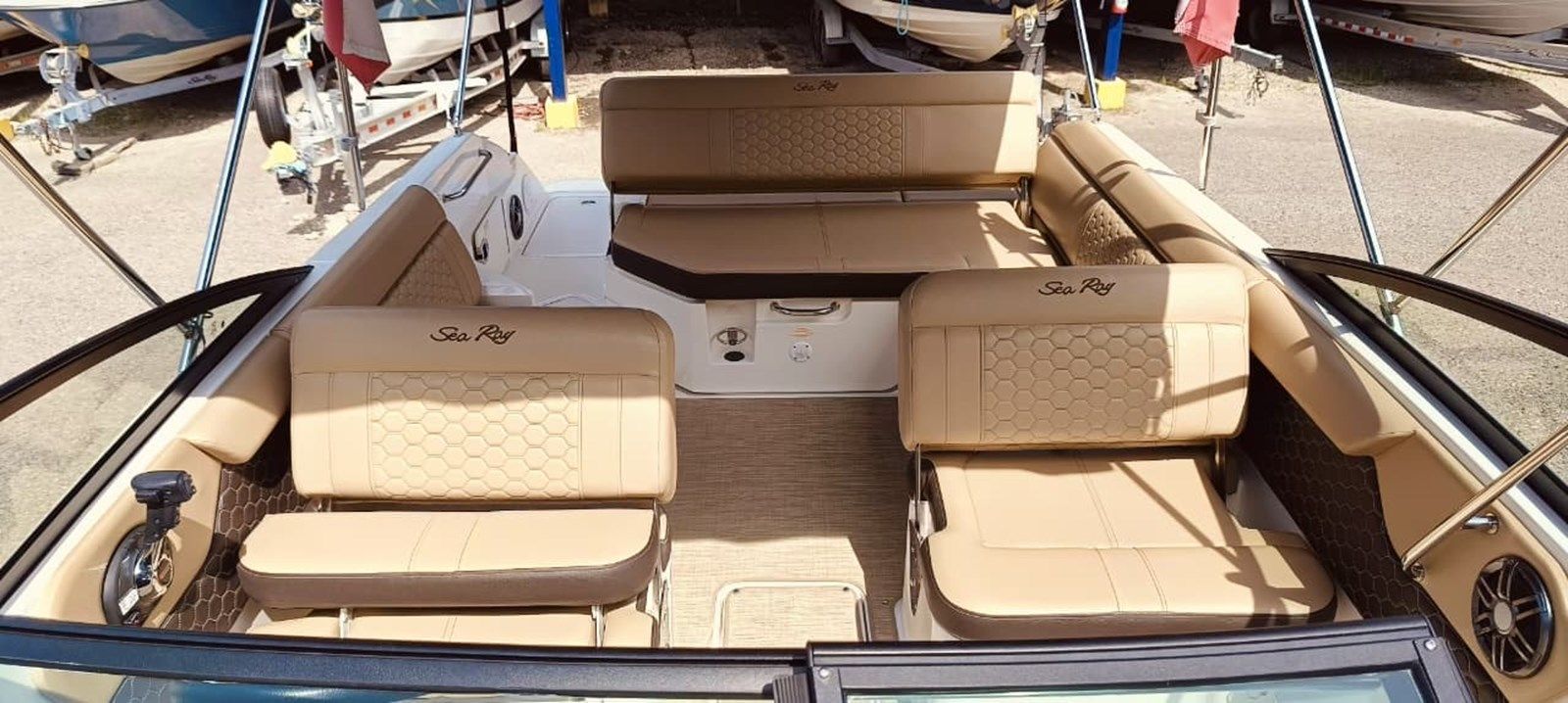 Лучшая цена на 2022 Sea Ray 250 SDX @ Puerto Vallarta 25