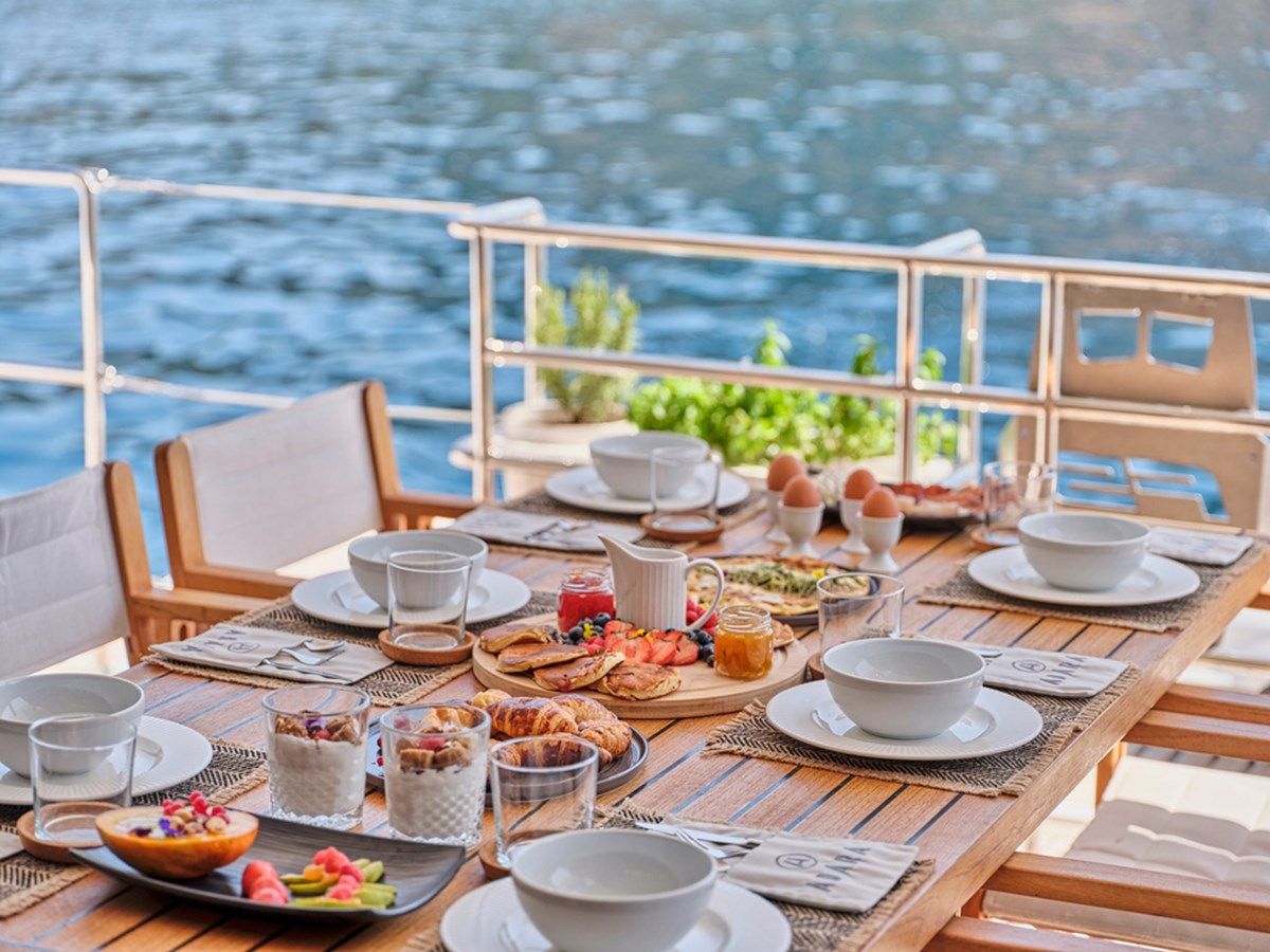 Стоимость яхты ADARA - SUNREEF