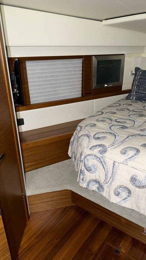 Strange Magic II - Tiara yacht sale