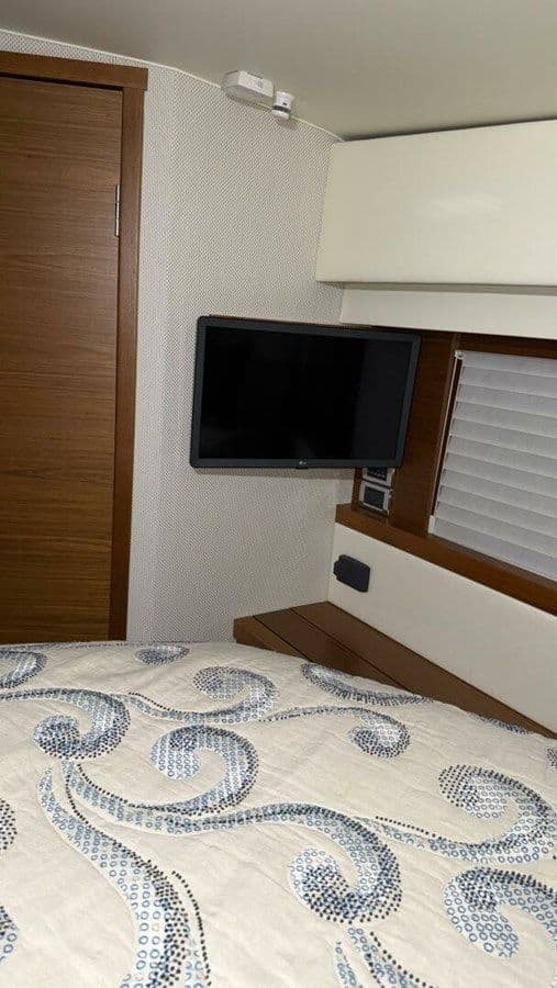 Buy a yacht Strange Magic II - Tiara