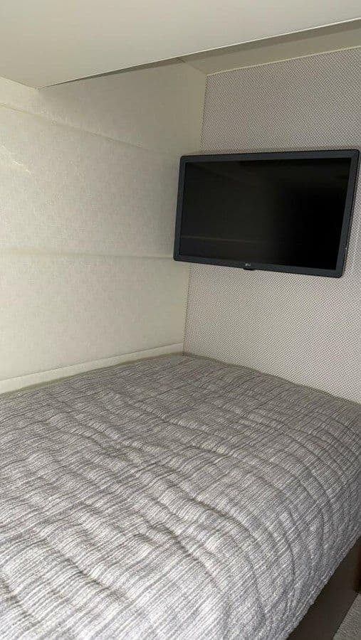 Buy a Strange Magic II - Tiara at Shestakov Yacht Sales