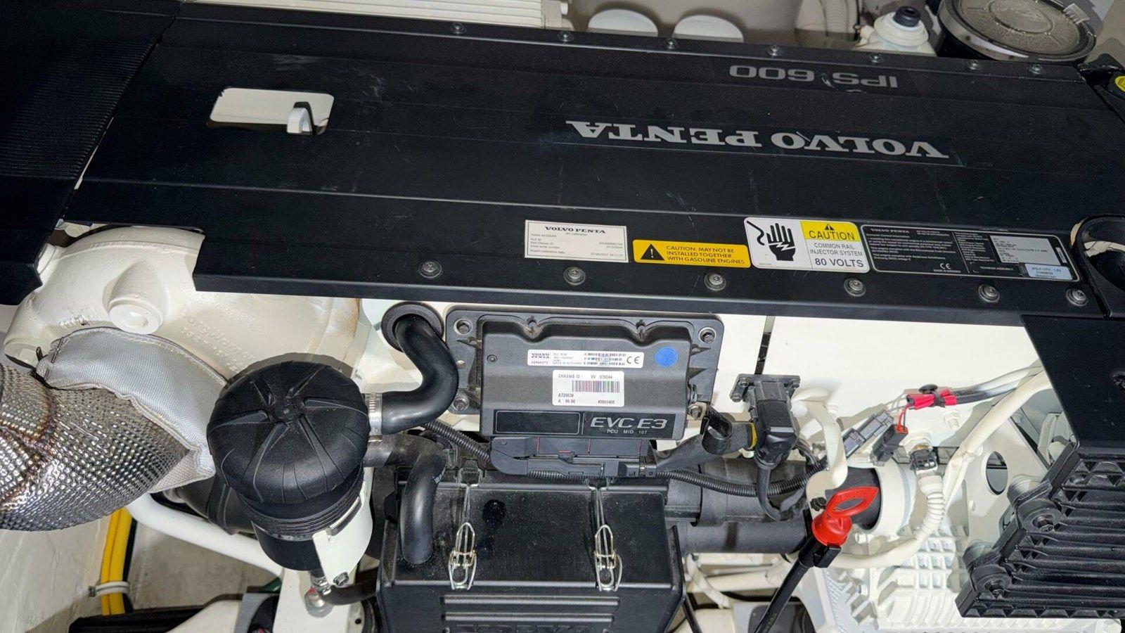 Buy a Strange Magic II - Tiara at Shestakov Yacht Sales