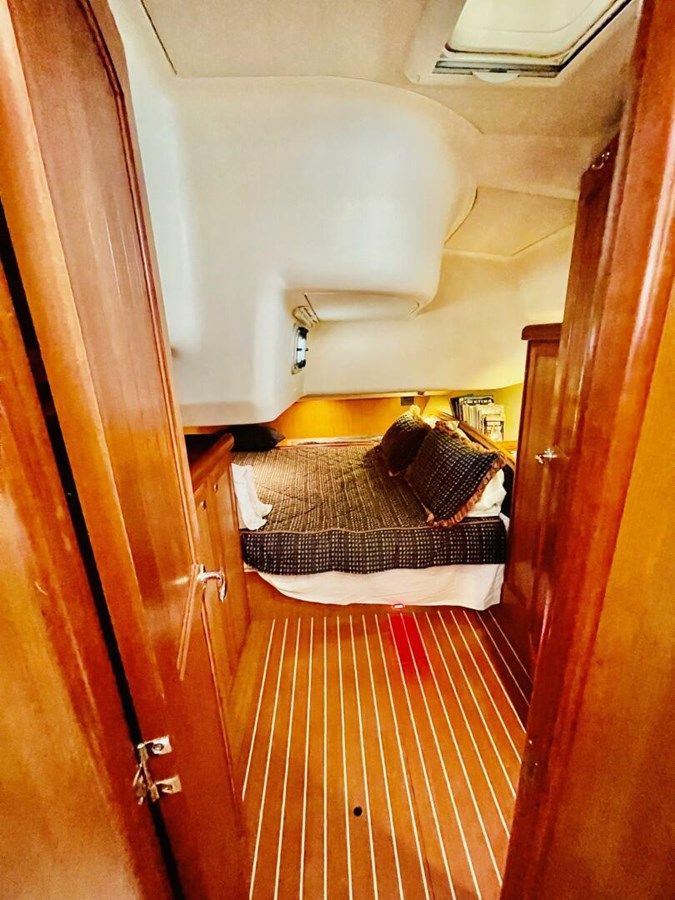 Buy a Aeolus - HUNTER at Shestakov Yacht Sales