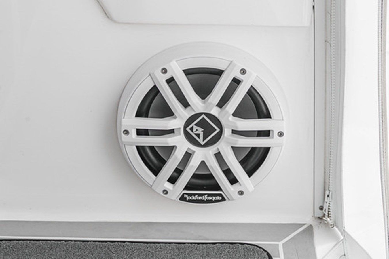 Стоимость яхты R&R 5 477 Evolution