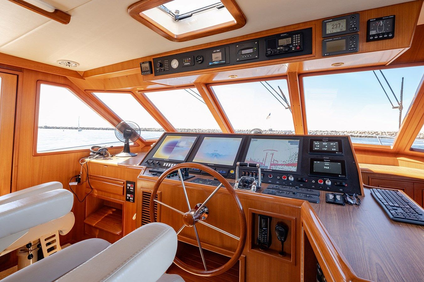 Купить Yeah Baybee - OFFSHORE YACHTS