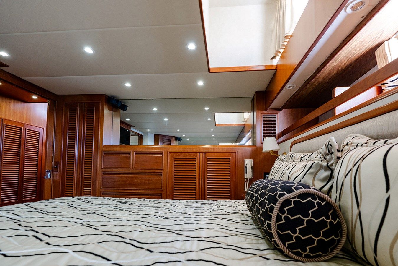 Лучшая цена на Yeah Baybee - OFFSHORE YACHTS