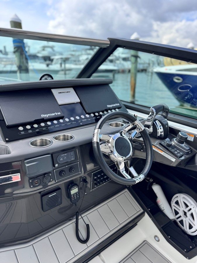 2021 Monterey 378 Super Express - MONTEREY yacht sale