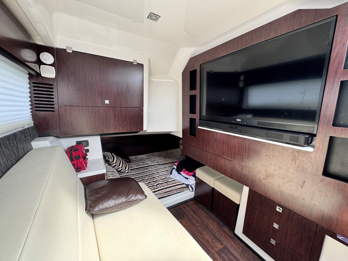 Buy a yacht 2021 Monterey 378 Super Express - MONTEREY