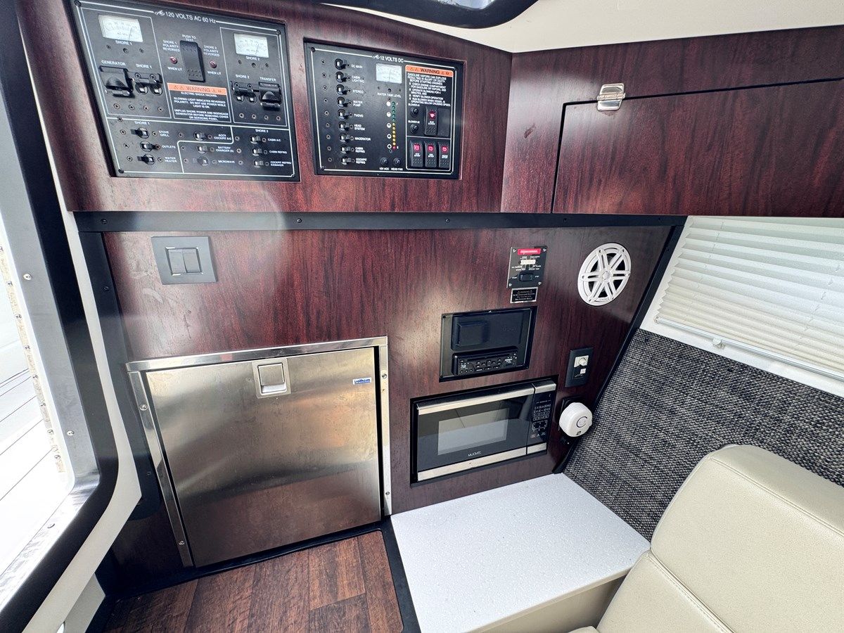 the best price on 2021 Monterey 378 Super Express 378 SE