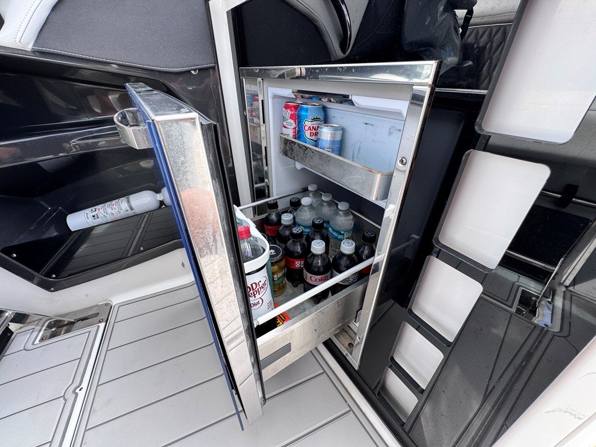 the best price on 2021 Monterey 378 Super Express 378 SE