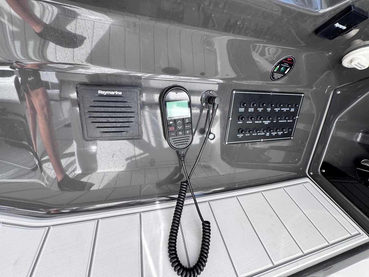 2021 Monterey 378 Super Express 37 yacht sale