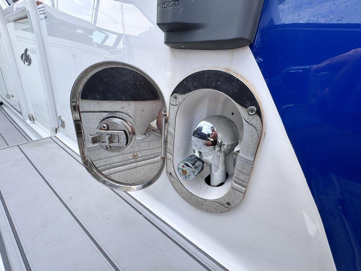 best yacht sales deals 2021 Monterey 378 Super Express - MONTEREY