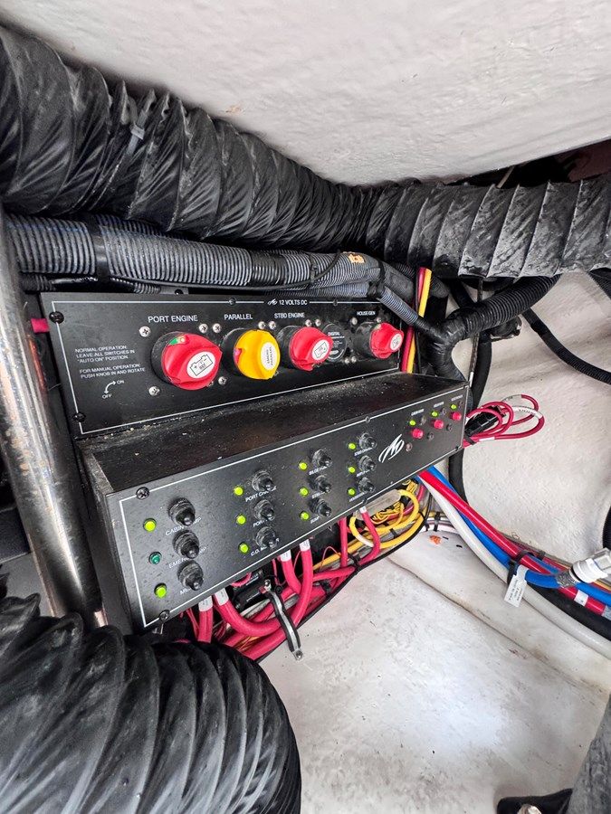 best yacht sales deals 2021 Monterey 378 Super Express - MONTEREY