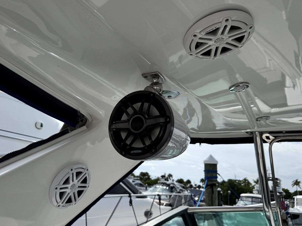 Buy a yacht 2021 Monterey 378 Super Express 2021