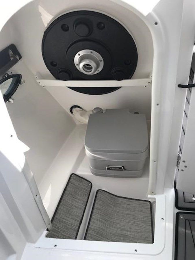 RNK96613G718 yacht sale