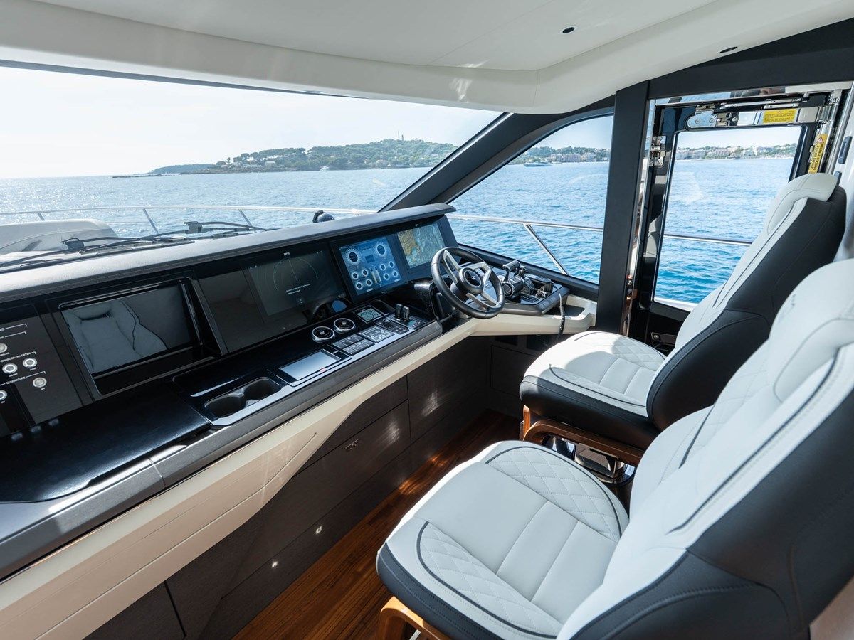 Buy a yacht Princess S80