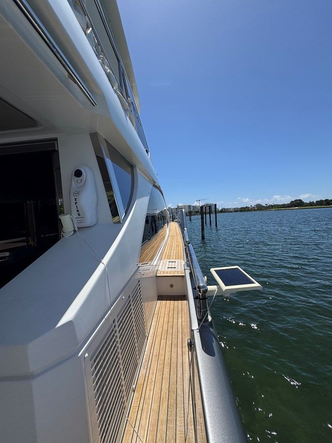 Стоимость яхты XAX66046F718 - Azimut Yachts