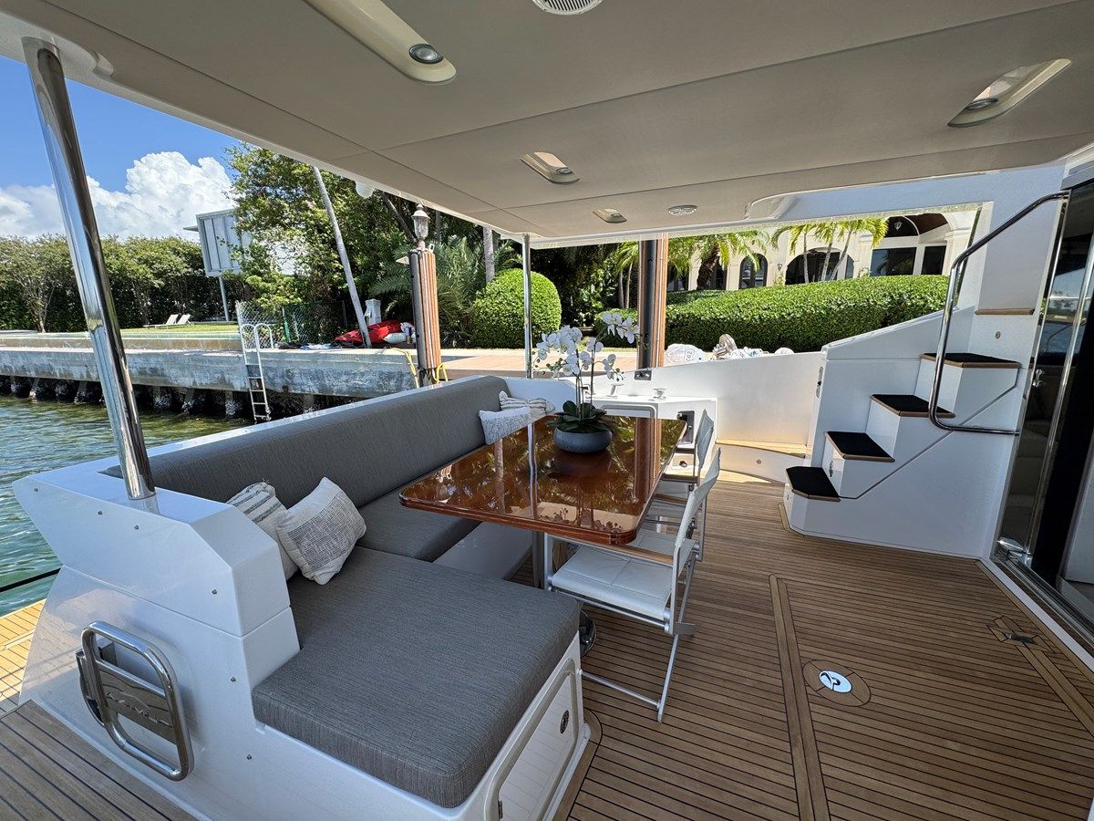 Продажа яхты XAX66046F718 - Azimut Yachts