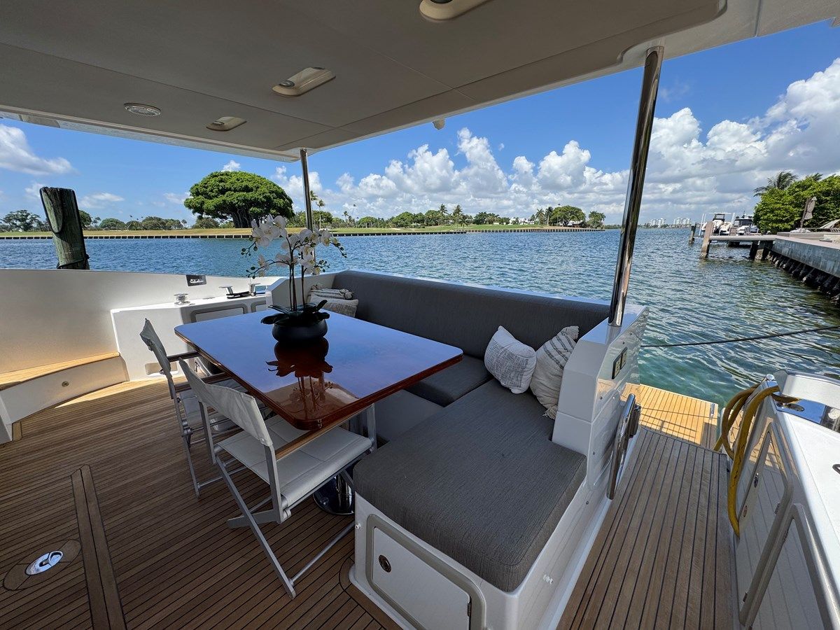 Купить яхту XAX66046F718 66 Flybridge в Shestakov Yacht Sales