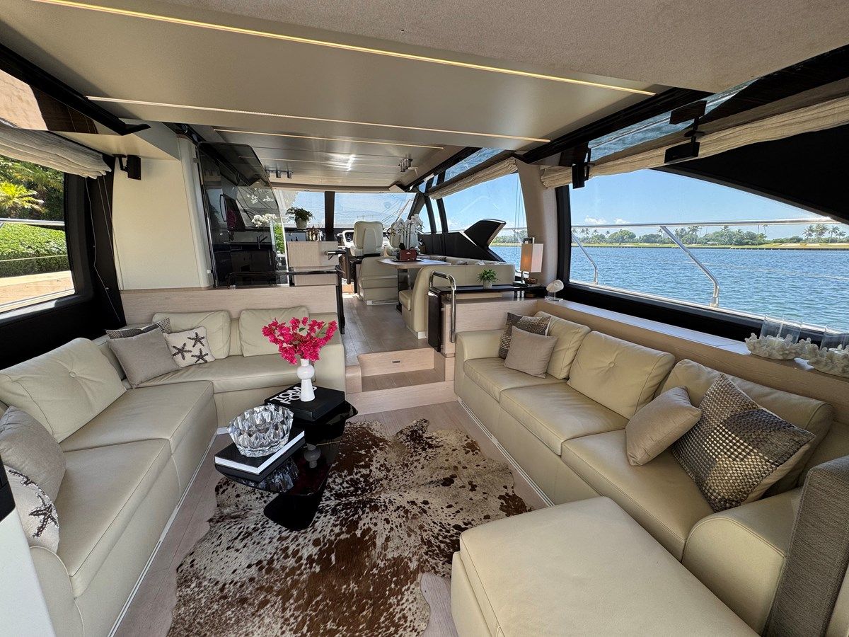 Купить XAX66046F718 - Azimut Yachts