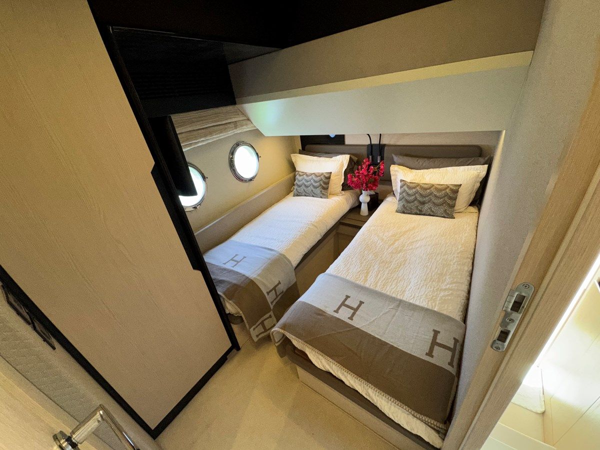 Стоимость яхты XAX66046F718 2018