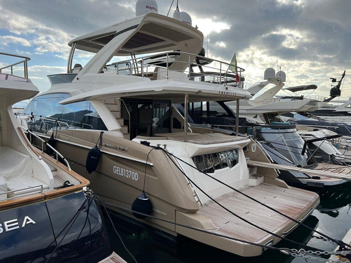Buy a Absolute 62 Fly 61 at Shestakov Yacht Sales