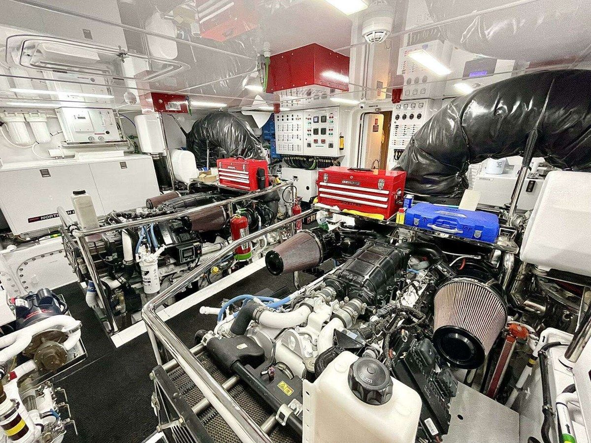 Продажа яхты Scrorpio II SKylounge