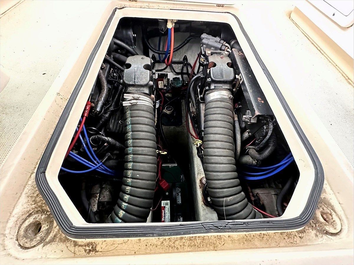 best yacht sales deals 30' Pursuit 1998 Offshore