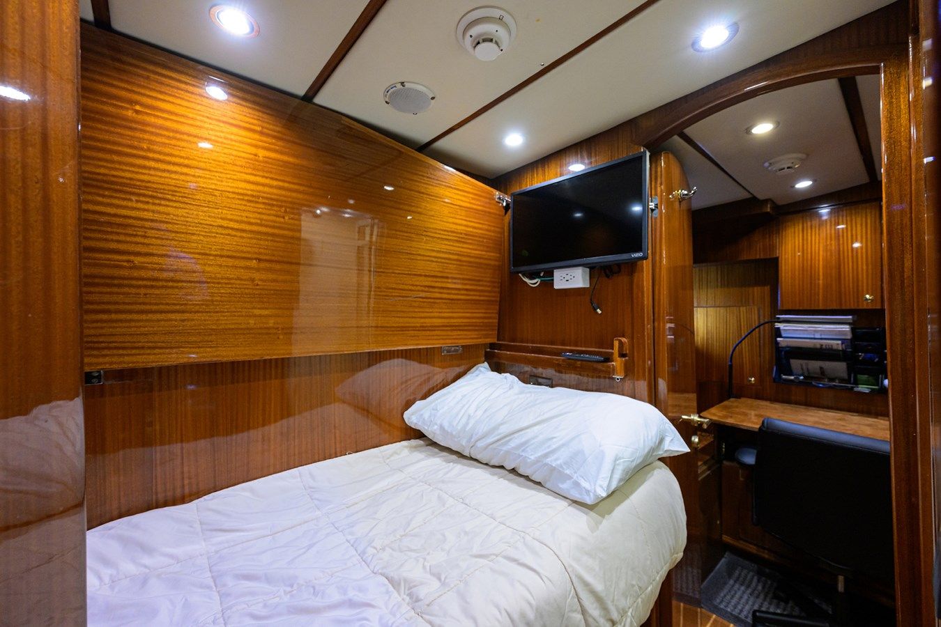 Buy a MISS DUNIA - Hargrave at Shestakov Yacht Sales