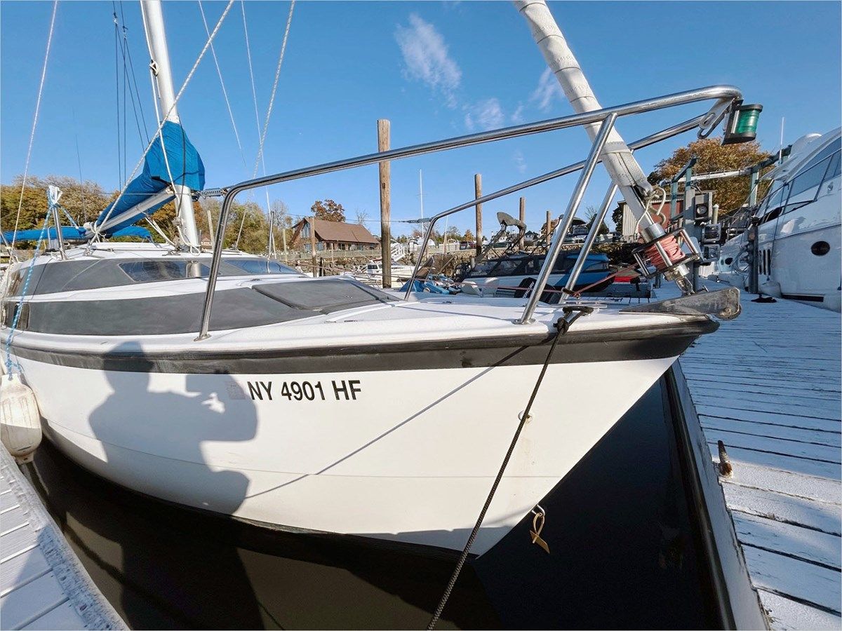 26' McGregor 2010 26M